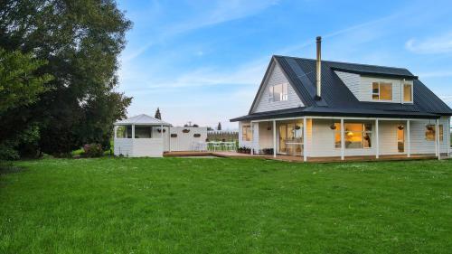A szálláshely kívülről, Orchard View Villa - Gateway To Abel Tasman in Motueka