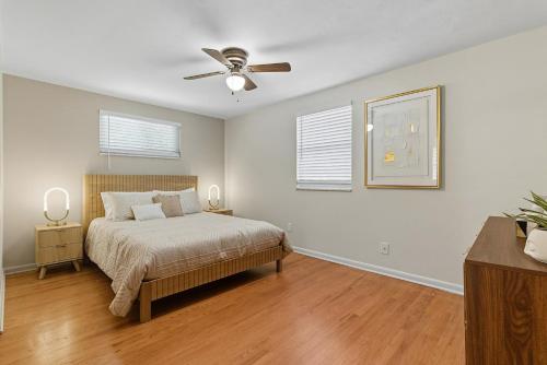 Modern Bellevue Retreat Near Stadiums & Downtown in Ross Township