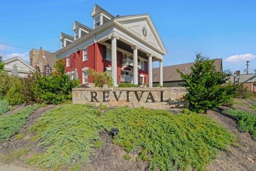 Modern Bellevue Retreat Near Stadiums & Downtown in Ross Township