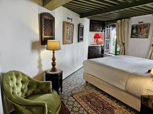 room detail thumbnail 1