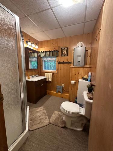Augur Lake Cabin Escape in Au Sable Forks, USA
