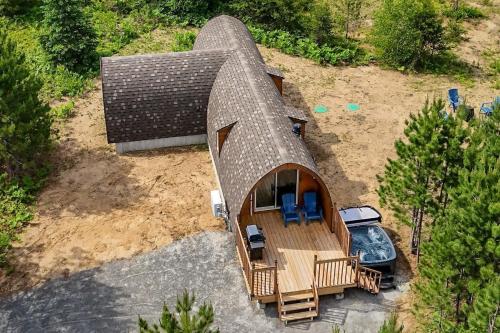 The Hobbit tiny house dogfriendly in แซ็ง อเลซี เด มงต์ (ควิเบ)