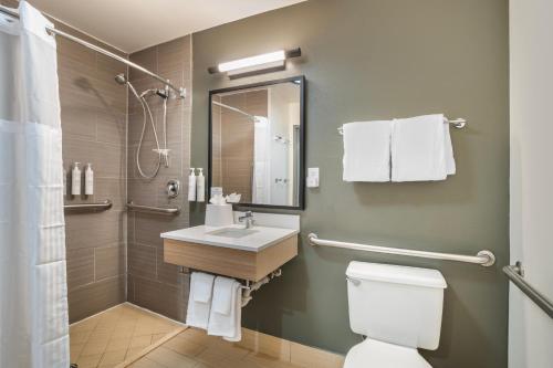 Comfort Inn & Suites Kannapolis - Concord - image 11