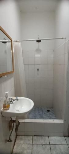 Baño, Hotel La Villa in Retalhuleu