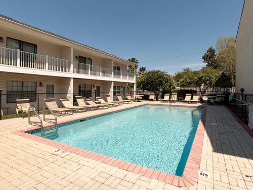 Woodland Shores #20 near Bad Ass Coffee