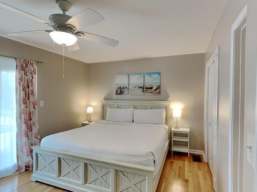 Woodland Shores #20 near Bad Ass Coffee