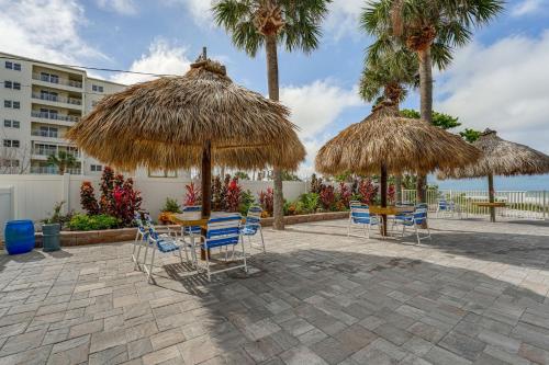 Beachfront Condo with Pool in Redington Shores in เรดดิงตัน ชอร์ส (FL)