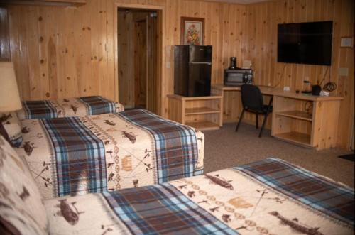 Smith's Colonial Motel - image 9