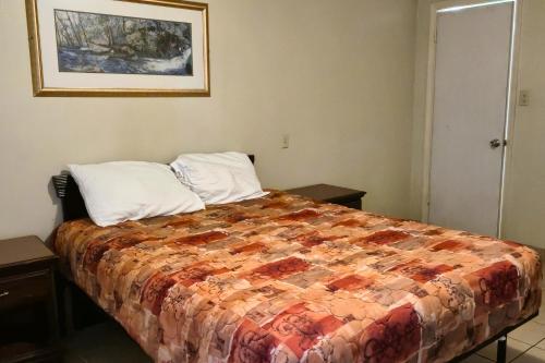 Cole Manor Motel By OYO Love Field Market Center – Dallas, TX