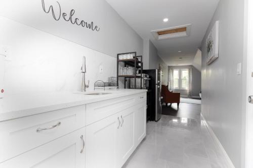 Cozy Micro apartment Sleeps 2-3, Minutes from Falls in Niagara Falls, USA