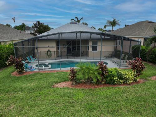 บริการและสิ่งอำนวยความสะดวก, Relaxing Florida Escape – Pool Spa and Fun in ไฮน์สซิตี้ (FL)