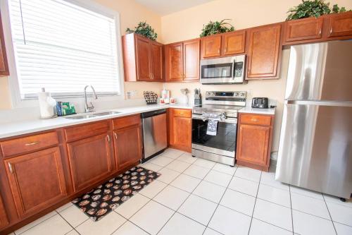 บริการและสิ่งอำนวยความสะดวก, Relaxing Florida Escape – Pool Spa and Fun in ไฮน์สซิตี้ (FL)