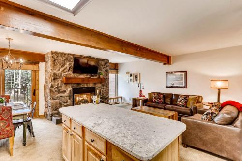 Sawmill Creek 214 by Ski Country Resorts in Four O'Clock