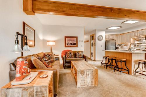 Sawmill Creek 214 by Ski Country Resorts in Four O'Clock