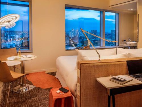 room detail thumbnail 1