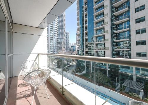 Dubai Marina 2 bed for 4 in a Great Location - image 13