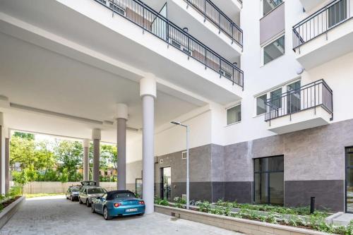 New central apartment with balcony - image 13