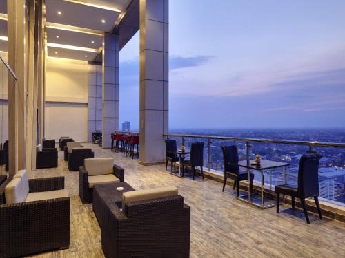 Bar/lounge, Grand Mercure Solo Baru in Surakarta