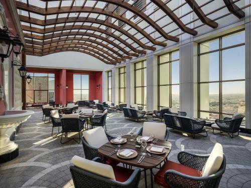 Étterem, Mövenpick Hotel And Residences Riyadh in Aghadir