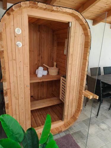 ซาวน่า, Panoráma Vendégház Jásd (Panorama Vendeghaz Jasd) in ยาสด์