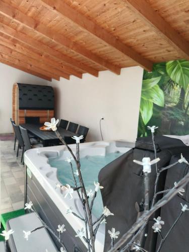 Panoráma Vendégház Jásd (Panorama Vendeghaz Jasd) in ยาสด์