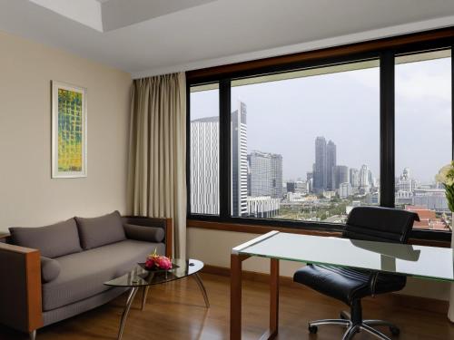 room detail thumbnail 1