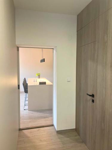 Moderní apartmán Vila Domus (Moderni apartman Vila Domus) in ยาโรเมอร์