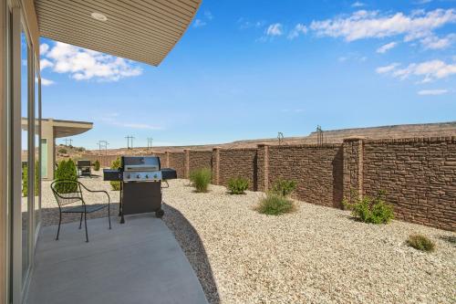 Rim View 3 in Spanish Valley