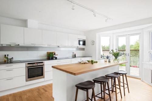 kuhinja, Modern Swedish villa in Täby