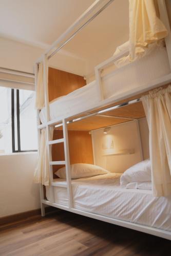 1 bunk bed