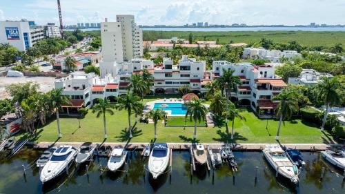 Beautiful Loft by the Lagoon, Cancún (photo 2)