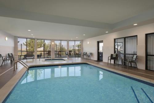 Swimming pool, Courtyard by Marriott Casper in Casper (WY)