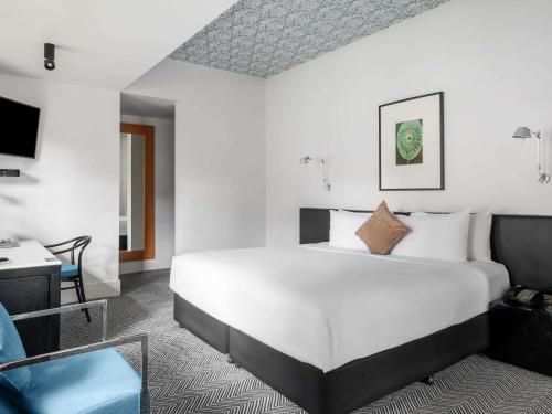 1 queen bed