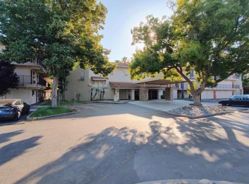 . Rancho Cordova Inn