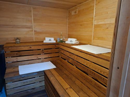 Ferienwohnung Waldblick mit Sauna in 德意志新村