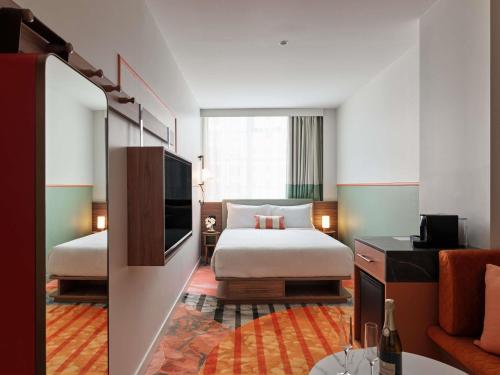 room detail thumbnail 0