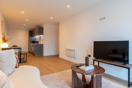 Modern City Centre Flat with Terrace, Parking & Long Stay Friendly, Leeds (Foto 8)