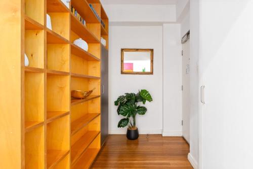 Spacious 3-Bed Home in Princeton Pearl Double Bay - image 11
