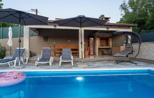 Peldbaseins, Luxurious Home In Drum in Drum