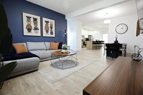 köök, Kinglet 4BR Getaway AC Garage Near WEM Disney in Acheson (AB)