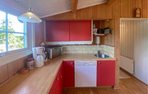 Kitchen, Cozy Home In Sjusjøen in Sjusjoen