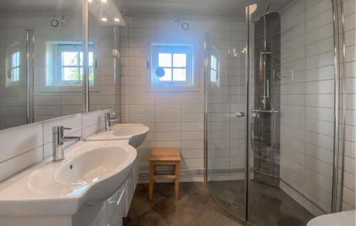 Баня, Cozy Home In Sjusjøen in Шушьоен