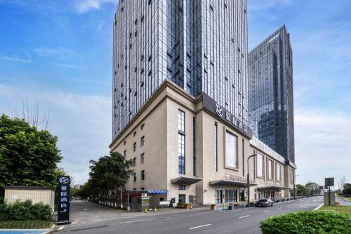 Starway Hotel Chengdu Longquan Economic Port Baiyunxi – khách sạn tại Long Tuyền