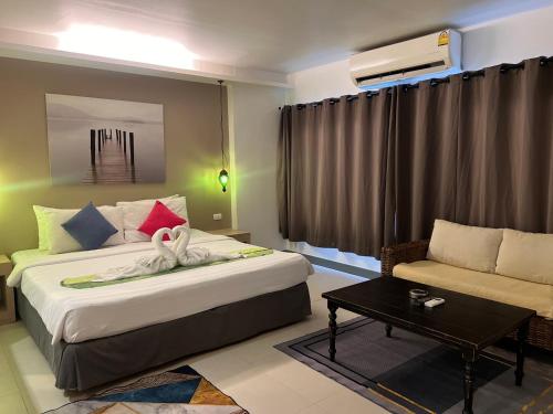 room detail thumbnail 1