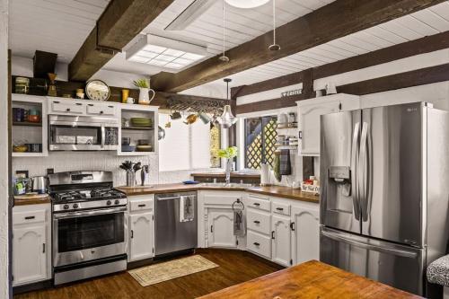 The Lake House in Crestline, USA