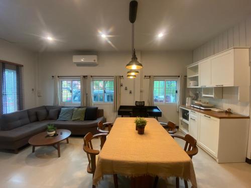 2 Bed 1 Bath Near Beach - prime location, Ko Phangan