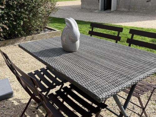 Gîte au calme pour 4 pers. avec jardin à Montbeugny - FR-1-489-597 (Gite au calme pour 4 pers. avec jardin a Montbeugny - FR-1-489-597) in Neuilly-le-Réal