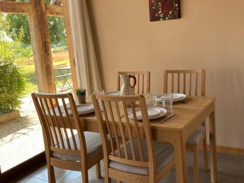 Gîte La Huzarde à Montbeugny pour 4 pers. avec animaux admis et parking - FR-1-489-599 (Gite La Huzarde a Montbeugny pour 4 pers. avec animaux admis et parking - FR-1-489-599) in Neuilly-le-Réal