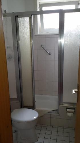 Single Room image 6