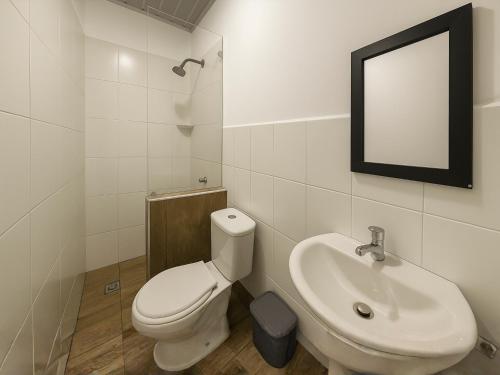 Shower, Hotel MONARCA in Potrerito